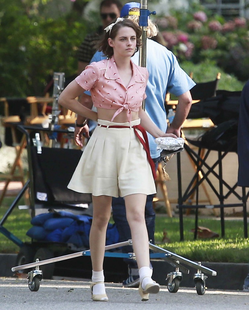 Kristen Stewart on the Set of Woody Allen Movie 8/21/2015-1