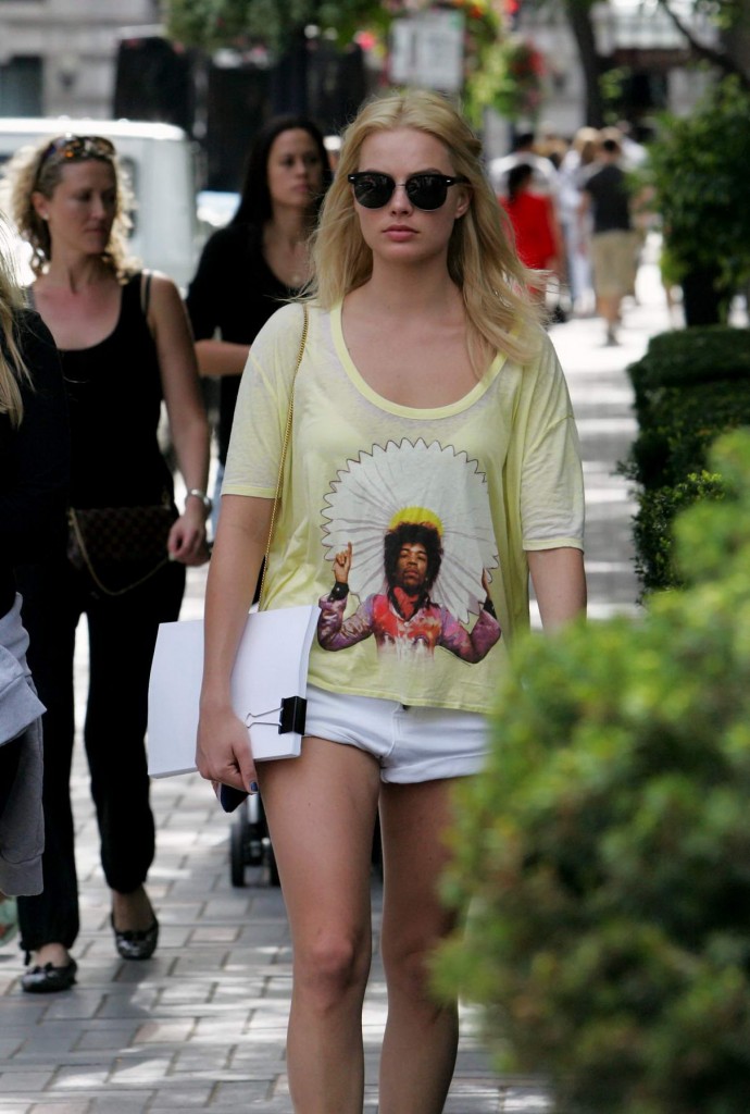 Margot Robbie Out in Toronto 8/08/2015-1