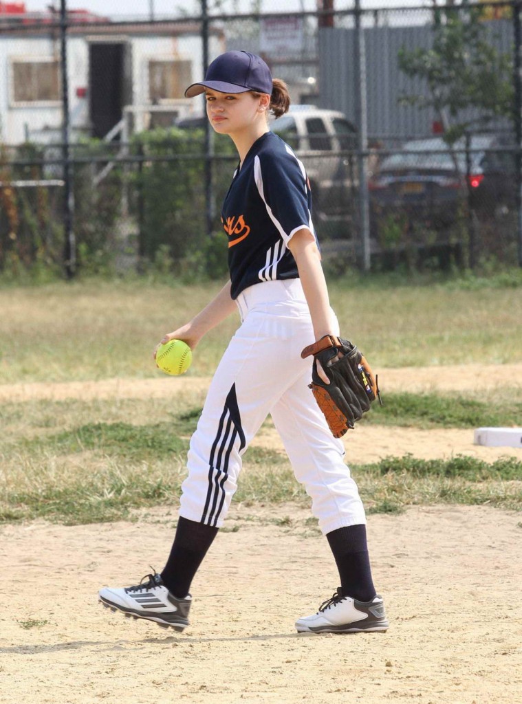 Joey King on the Set of Going in Style in NYC 9/03/2015-1