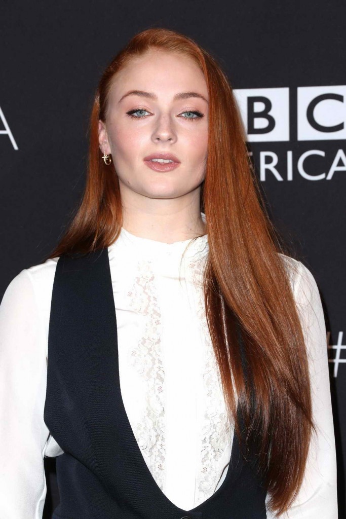 Nature Beauty Sophie Turner at 2015 BAFTA in Beverly Hills-1