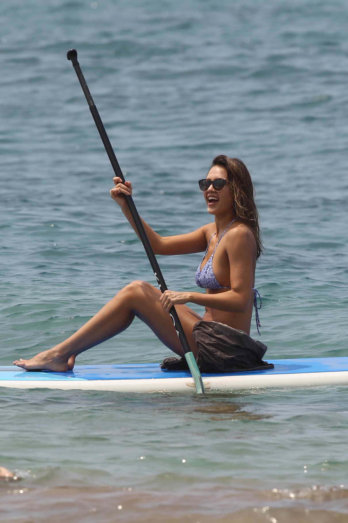 Jessica Alba In Bikini At The Beach In Hawaii 03 23 2016 6 LACELEBS CO