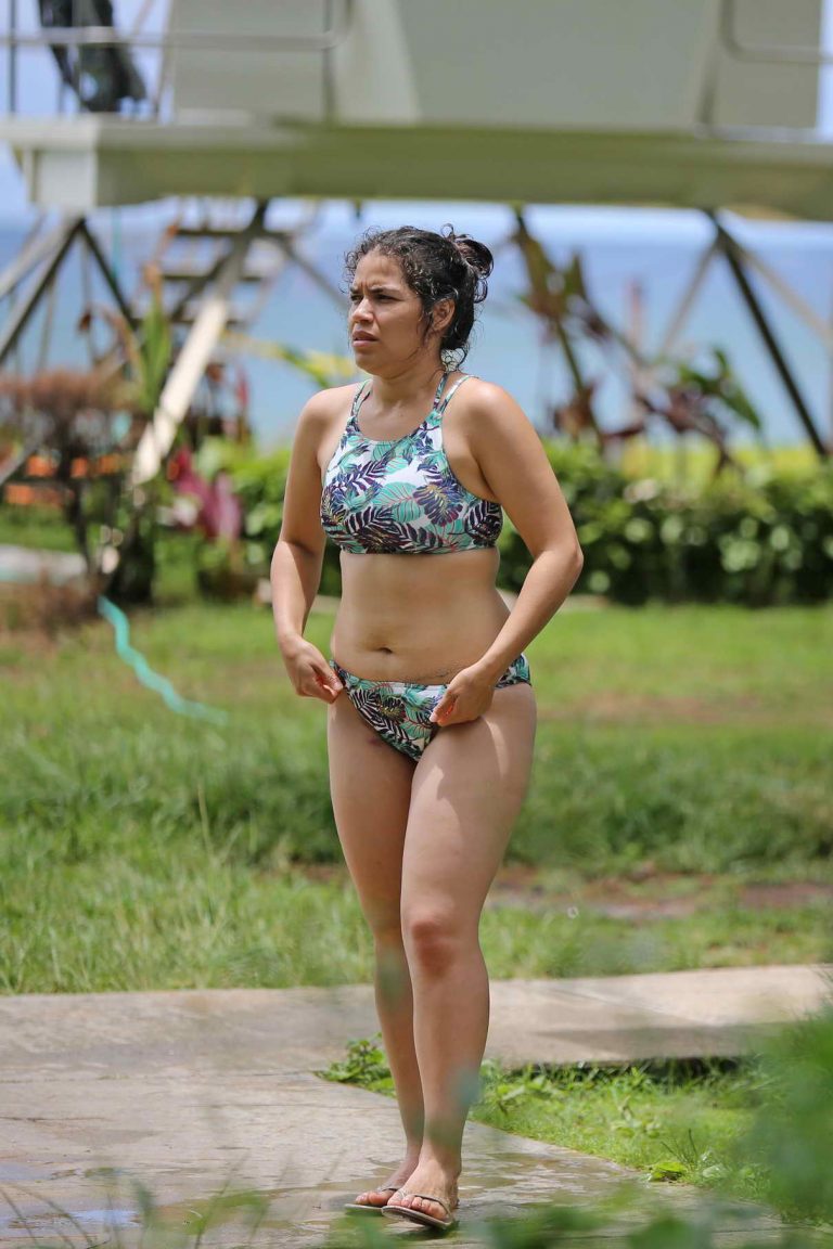 America Ferrera In Bikini At The Beach In Hawaii 06 23 2016 1 LACELEBS CO