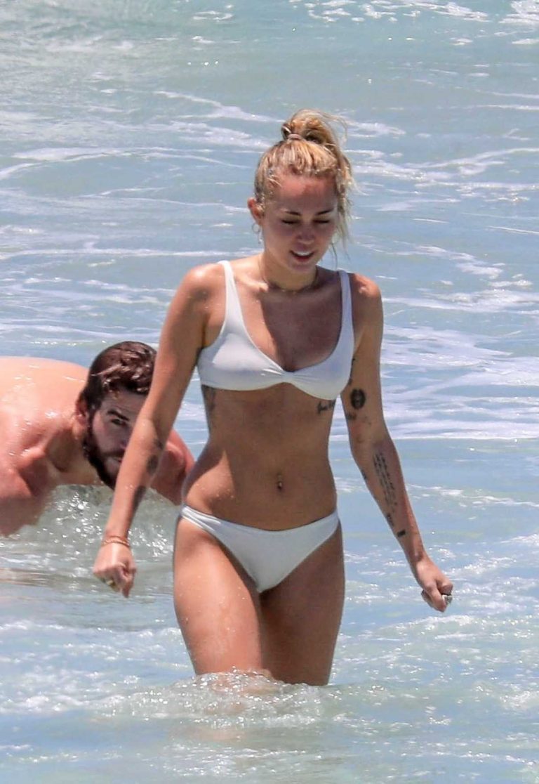 Miley Cyrus In Bikini At The Beach With Liam Hemsworth In Byron Bay