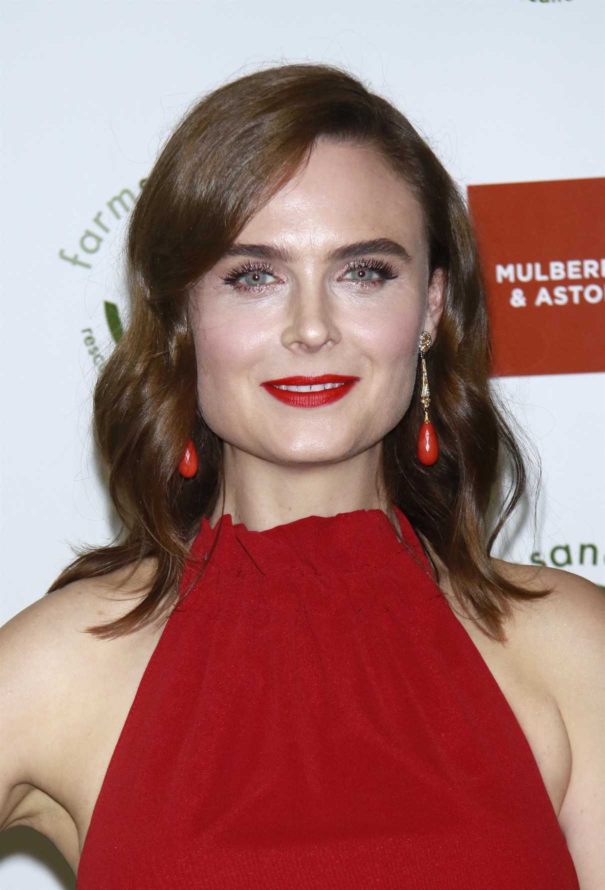 Emily Deschanel at 2018 Farm Sanctuary on the Hudson Gala in NYC 10/04