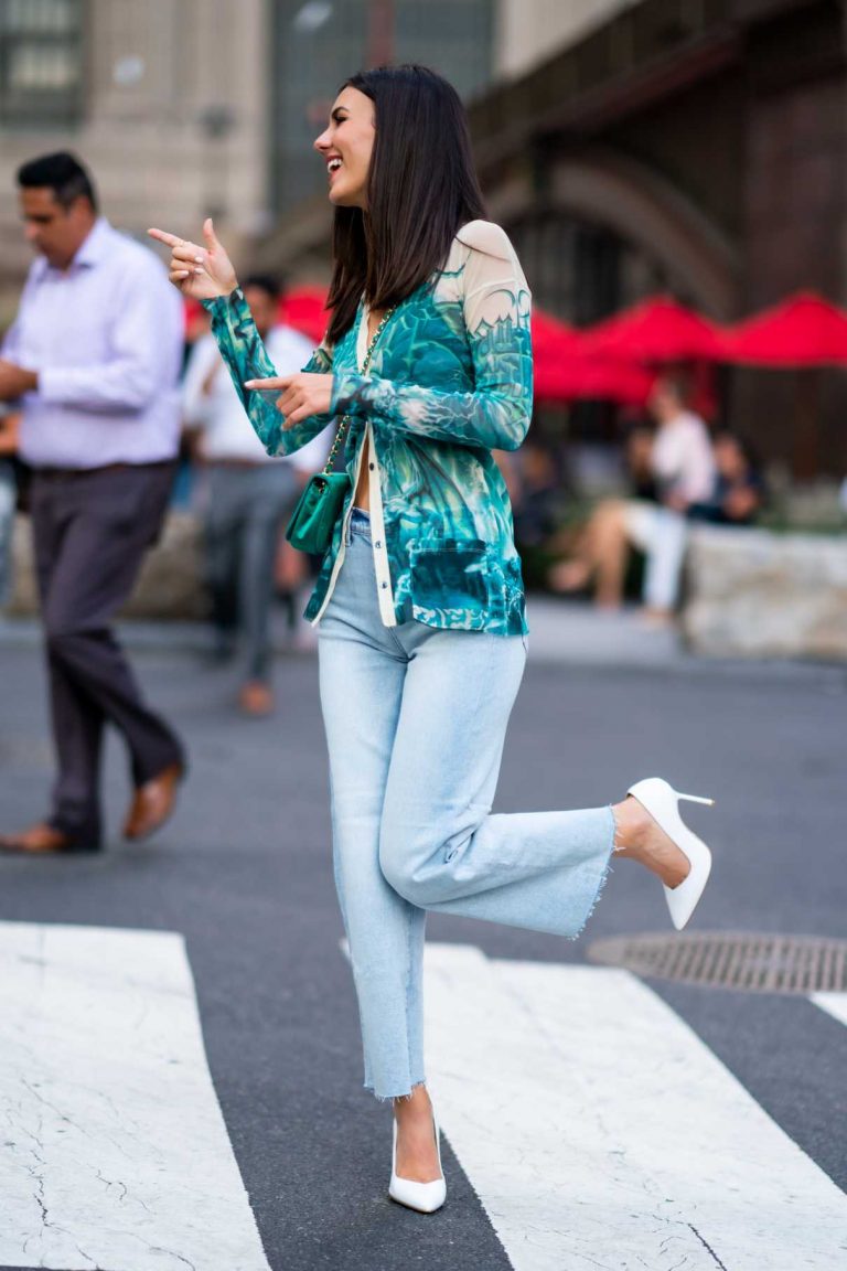 Victoria Justice in a Blue Jeans Was Seen Out in Midtown New York 09/25