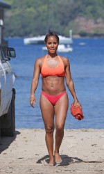 Jada Pinkett Smith in Bikini on Vacation in Hawaii 7/29/2015