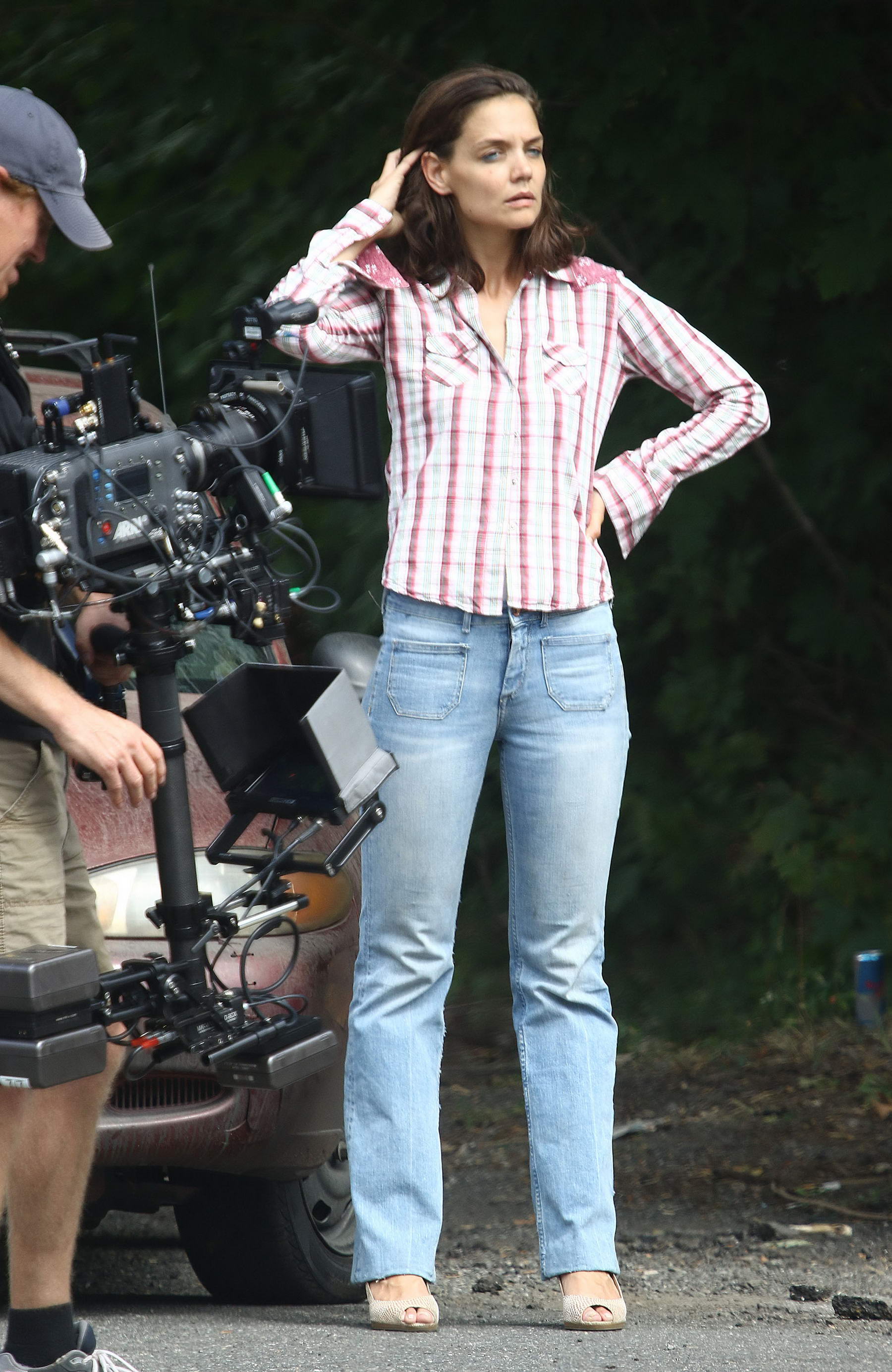 Katie Holmes On The Set Of All We Had In New York 8202015 9 Lacelebsco 