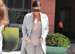 Kim Kardashian Out in Los Angeles 8/28/2015-4