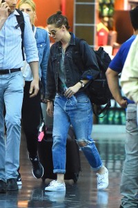 Kristen Stewart at JFK in New York 8/08/2015-3