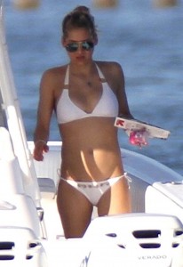 Anna Kournikova in Bikini in Miami-5