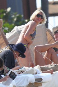 Cameron Diaz in Bikini on the Beach in Hawaii-2