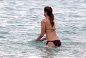 Cindy Crawford in Bikini in Mexico-6