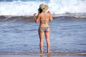 Hilary Duff in Bikini in Hawaii 9/09/2015-4