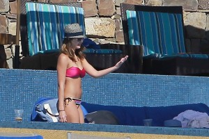 Jessica Alba in Bikini in Cabo San Lucas-2