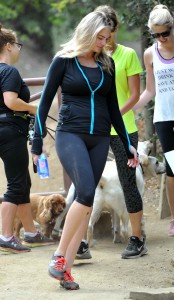 Kate Upton at Runyon Canyon in LA 9/03/2015-3