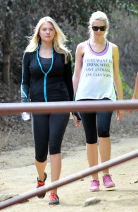 Kate Upton at Runyon Canyon in LA 9/03/2015-5