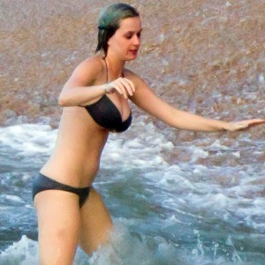 Katy Perry in Bikini in Hawaii-4