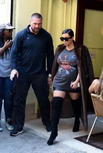 Kim Kardashian Steps Out in New York 9/15/2015-3