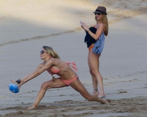 LeAnn Rimes in Bikini at the Beach in Hawaii-5