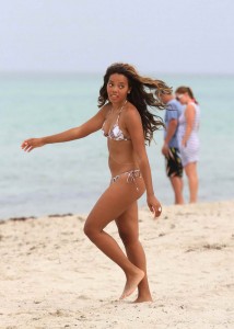 Angela Simmons in an Elegant Bikini on the Beach in Miami-8