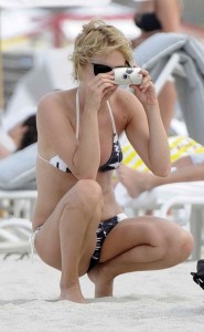 Chloe Sevigny in a Stunning Bikini on the Beach in Miami-5