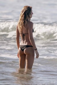 Gisele Bundchen in Bikini in Costa Rica-6