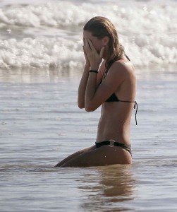 Gisele Bundchen in Bikini in Costa Rica-9