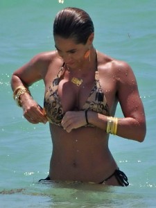 Jennifer Nicole Lee in an Elegant Bikini on the Beach in Miami-7
