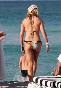 Jill Martin in a Stunning Bikini on Beach in Miami-2