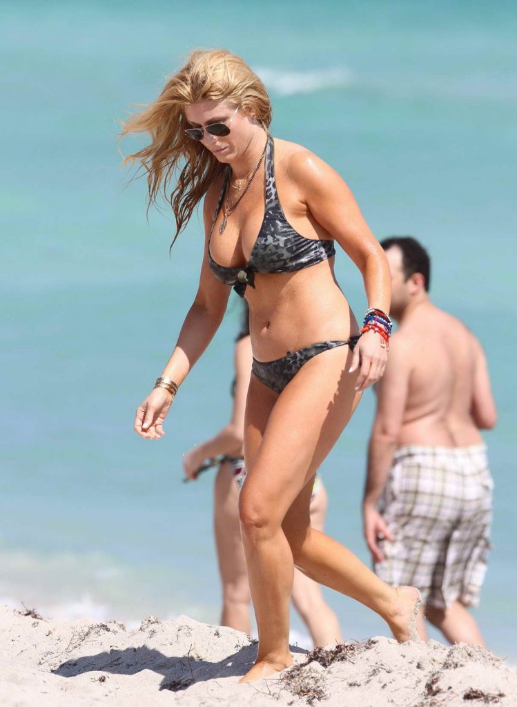 Jill Martin In Miami In Bikini At A Beach LACELEBS CO