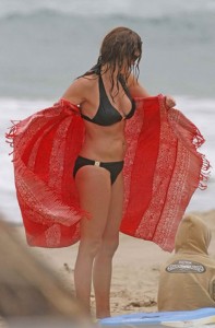 Julia Roberts in a Stunning Bikini at a Beach in Hawaii-8