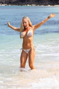 Kendra Wilkinson Bikini at Vacation in Hawaii-4