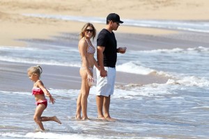 LeAnn Rimes in Bikini on the Beach in Maui Hawaii-5