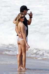 LeAnn Rimes in Bikini on the Beach in Maui Hawaii-6