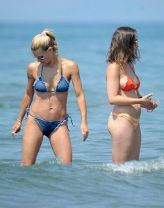 Michelle Hunziker in Bikini at the Beach in Forte dei Marmi-4