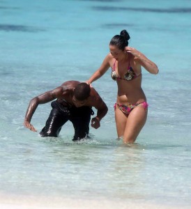 Tulisa Contostavlos in a Stunning Bikini on Vacation in Maldives-2