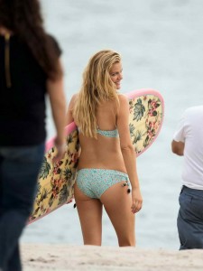 Brooklyn Decker in Bikini at the Beach in Miami-8