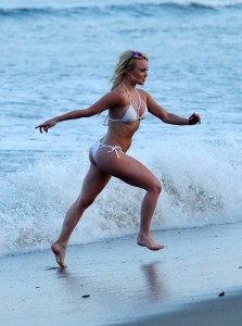 Jorgie Porter in Bikini at the Beach in Dubai 12/26/2015-4