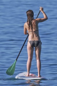 Olivia Wilde in Bikini at the Beach in Maui-2