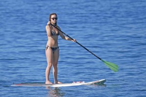 Olivia Wilde in Bikini at the Beach in Maui-4