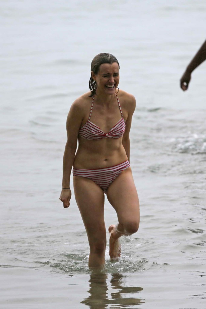 Taylor Schilling in Bikini in Hawaii 12/28/2015-1