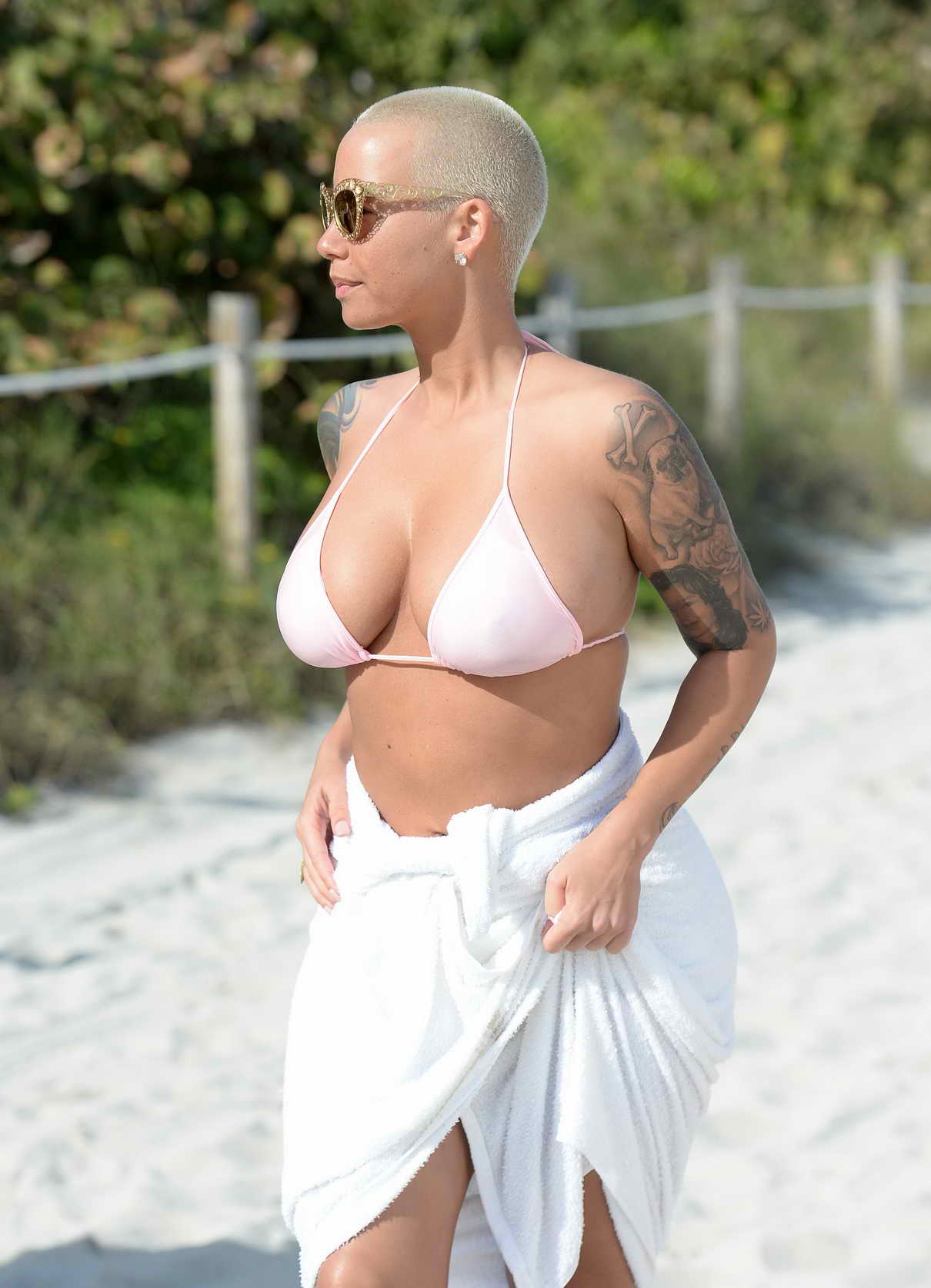 Amber rose at the beach
