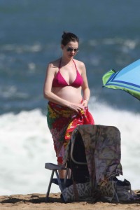 Anne Hathaway in a Red Bikini at the Beach in Hawaii 01/03/2016-3