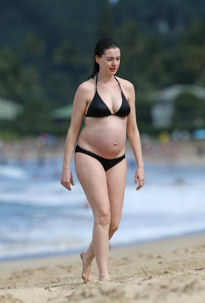 Anne Hathaway in Bikini at the Beach in Hawaii 12/27/2015-1