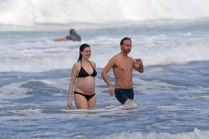 Anne Hathaway in Bikini at the Beach in Hawaii 12/27/2015-4