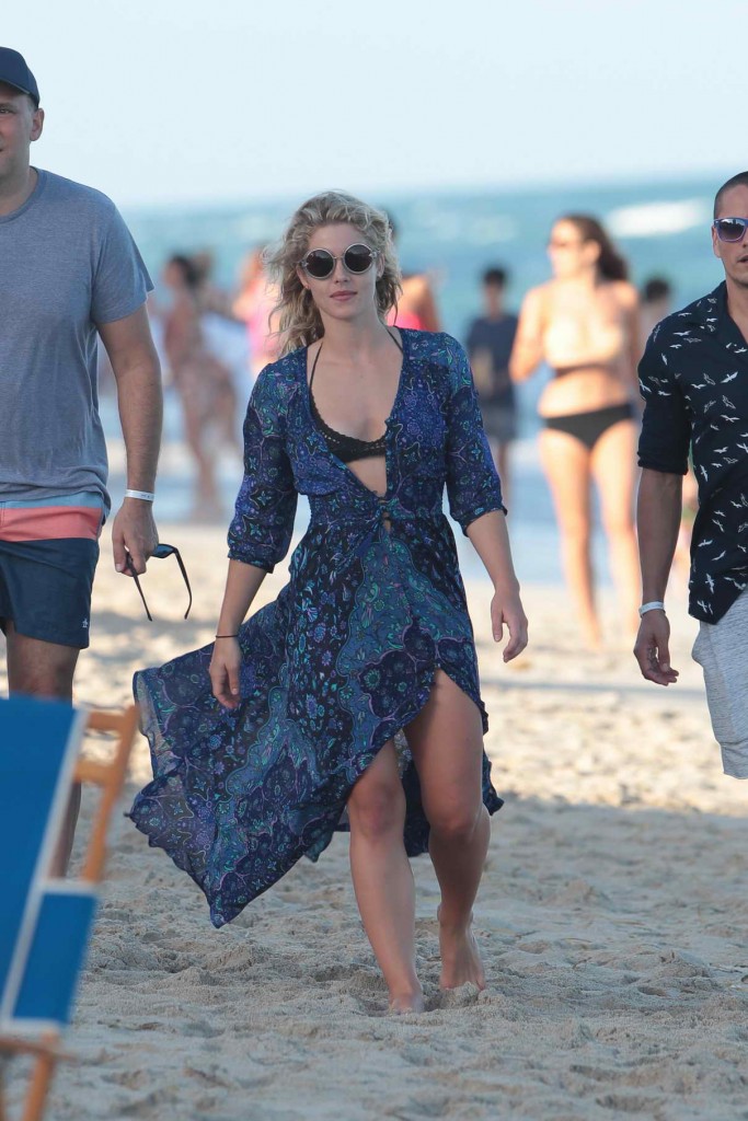 Emily Bett Rickards at the beach in Miami 12/31/2015-1