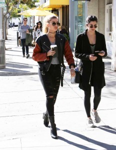 Hailey Baldwin Out in Beverly Hills 01/12/2016-2