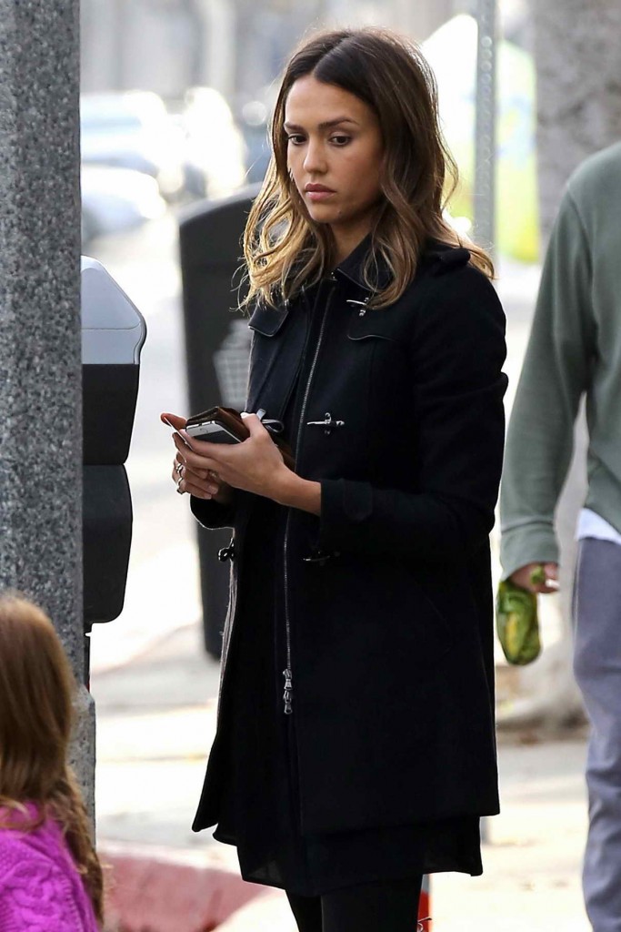 Jessica Alba Out in Beverly Hills 01/16/2016-1