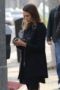 Jessica Alba Out in Beverly Hills 01/16/2016-2