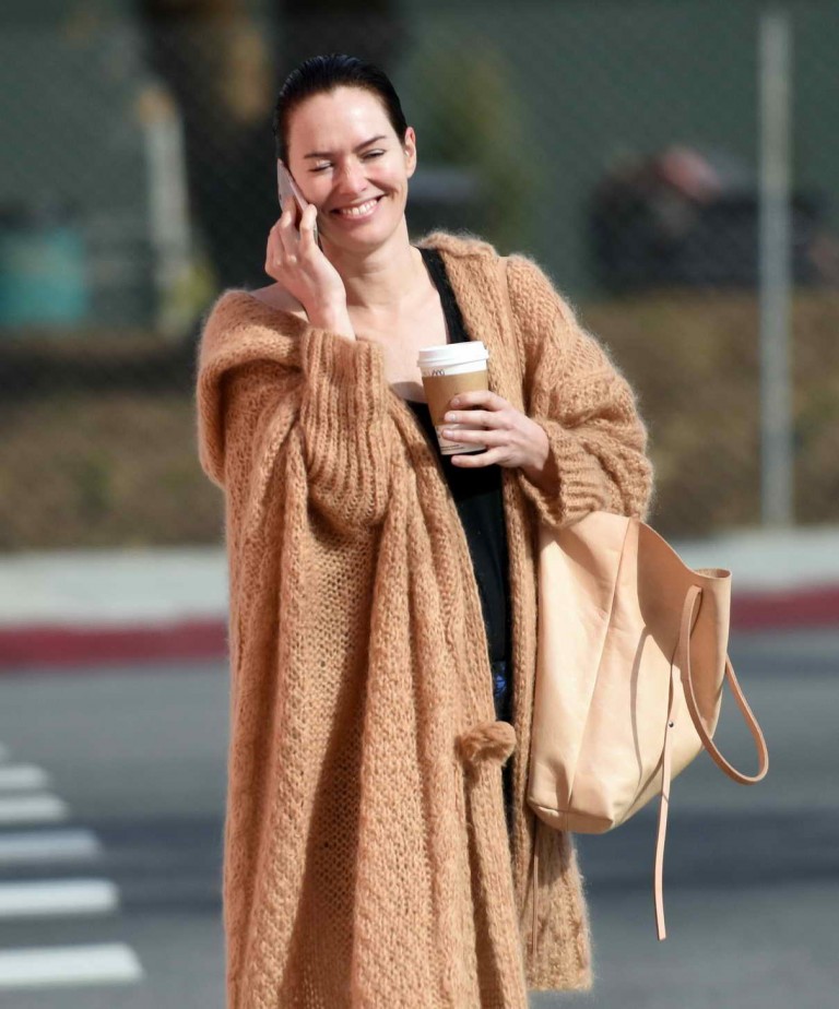 Lena Headey Out in LA 01/14/2016 – LACELEBS.CO